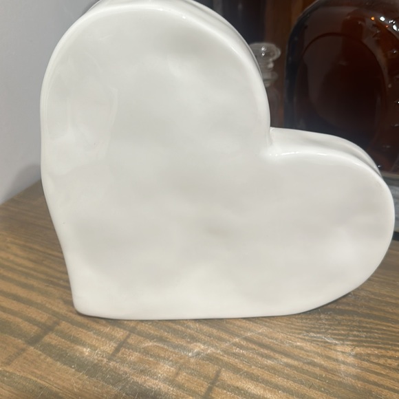 Rae Dunn LOVE Ceramic Heart - Picture 2 of 8